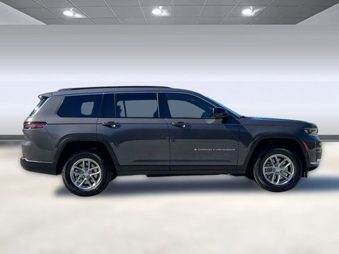 New 2025 Jeep Grand Cherokee L Laredo image 8