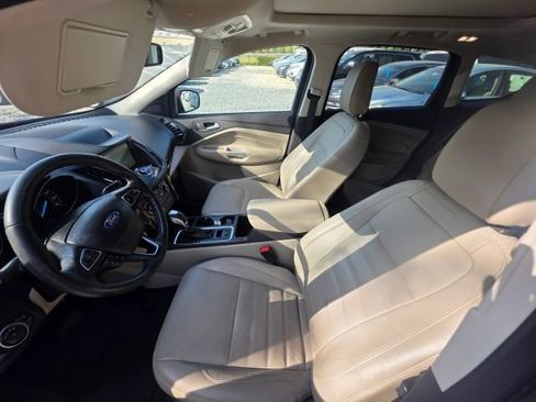 Used 2019 Ford Escape Titanium AWD/4WD image 12