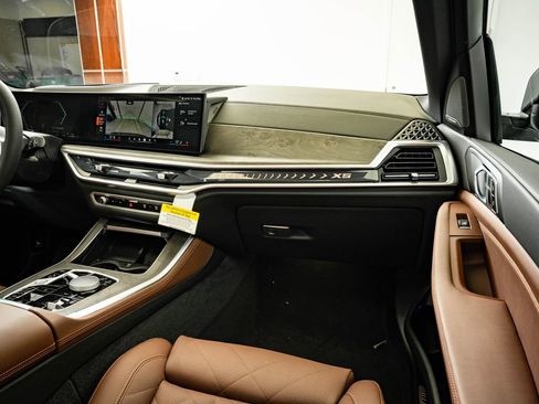 New 2026 BMW X5 xDrive50e w/ M Sport Package AWD/4WD image 46