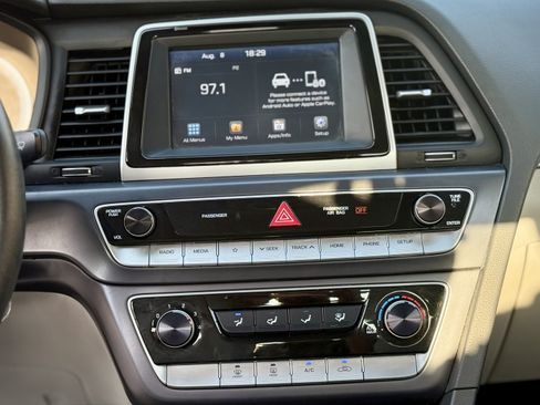 Used 2018 Hyundai Sonata SE FWD image 25