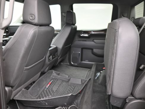 Used 2025 Chevrolet Silverado 1500 LT Trail Boss w/ Dark Appearance Package AWD/4WD image 16