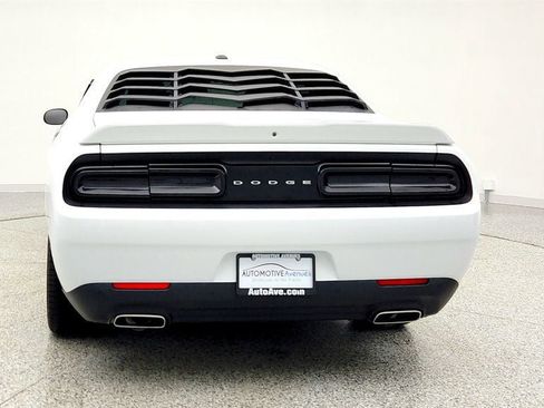 Used 2022 Dodge Challenger GT image 6