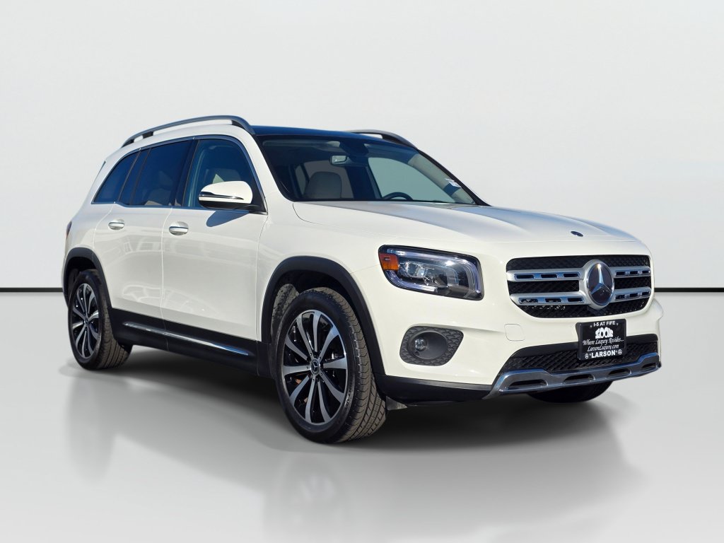 Used 2023 Mercedes-Benz GLB 250 w/ Premium Package image 8
