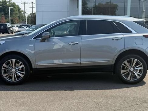 Certified 2024 Cadillac XT5 Premium Luxury AWD/4WD image 40