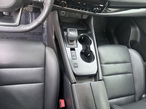 Used 2023 Nissan Rogue SL w/ SL Premium Package image 24