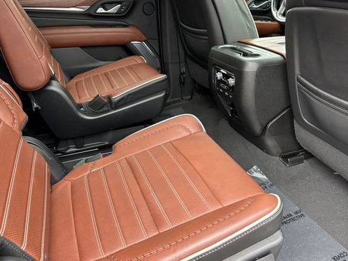 Used 2023 GMC Yukon Denali Ultimate AWD/4WD image 19
