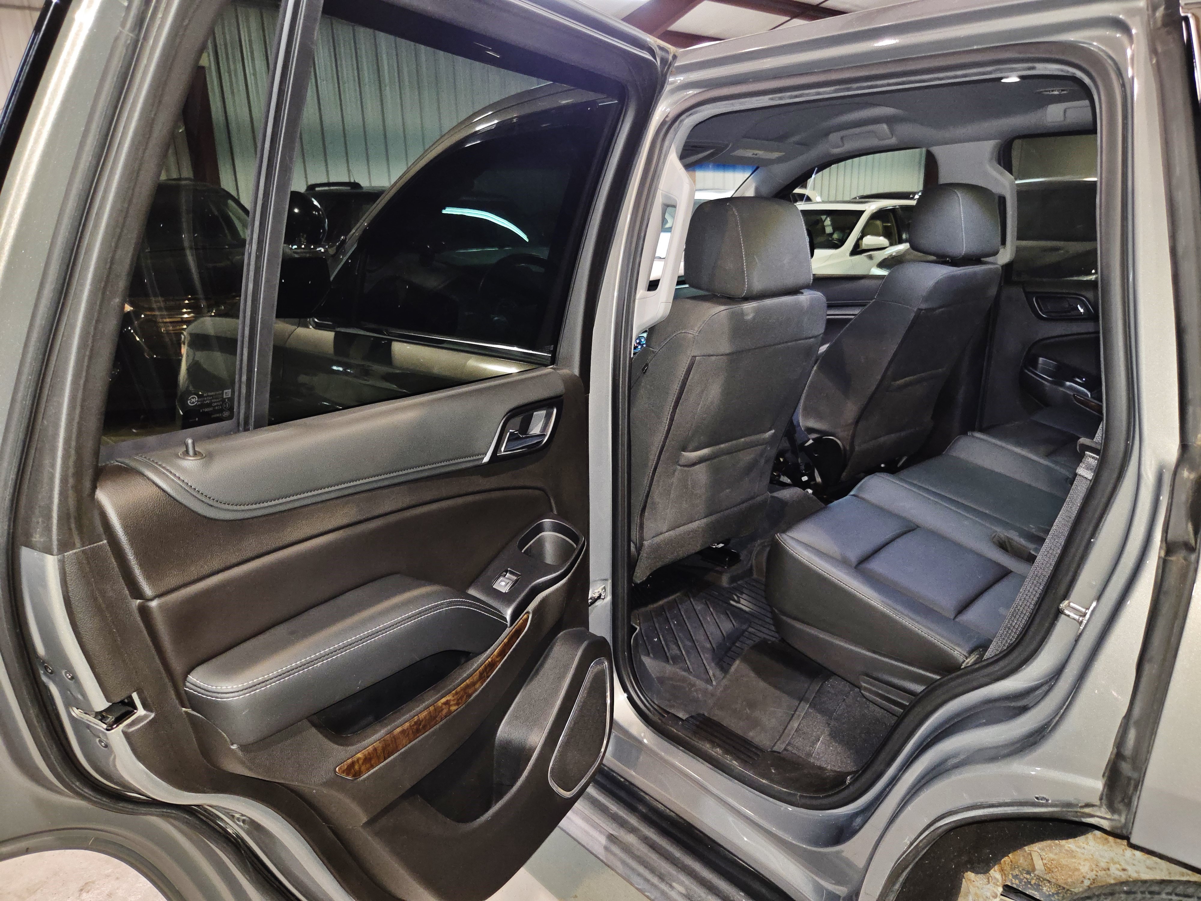 Used 2019 Chevrolet Tahoe 4WD w/ Enhanced Driver Alert Package image 18