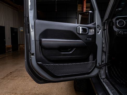 Used 2021 Jeep Wrangler Unlimited Rubicon w/ Trailer Tow Package image 36