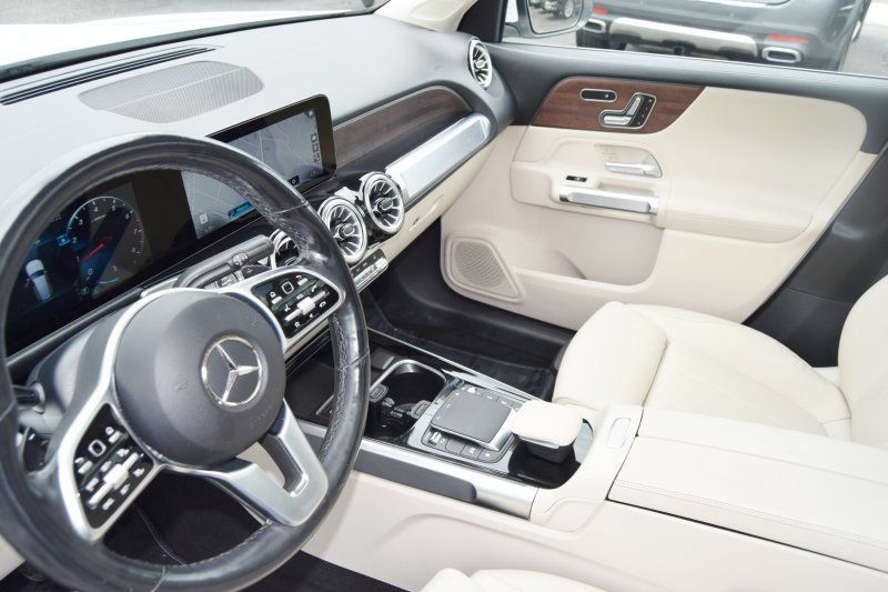 Used 2022 Mercedes-Benz GLB 250 4MATIC w/ Premium Package Lite image 22