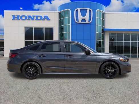 Used 2025 Honda Civic Sport image 2