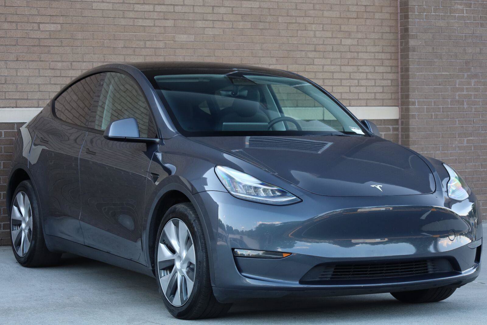 Used 2023 Tesla Model Y Long Range AWD/4WD image 7