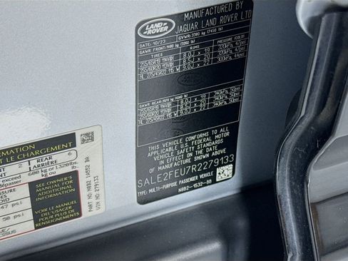 Used 2024 Land Rover Defender 130 X-Dynamic SE image 36