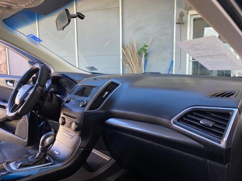Used 2018 Ford Edge SE image 20