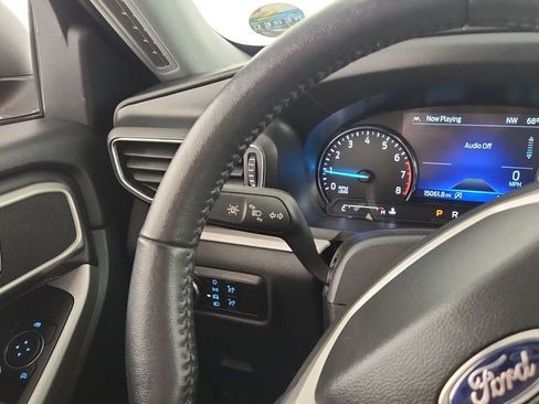 Used 2023 Ford Explorer XLT w/ Equipment Group 202A AWD/4WD image 19
