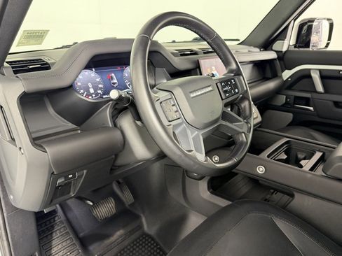 Used 2024 Land Rover Defender 130 X-Dynamic SE image 21