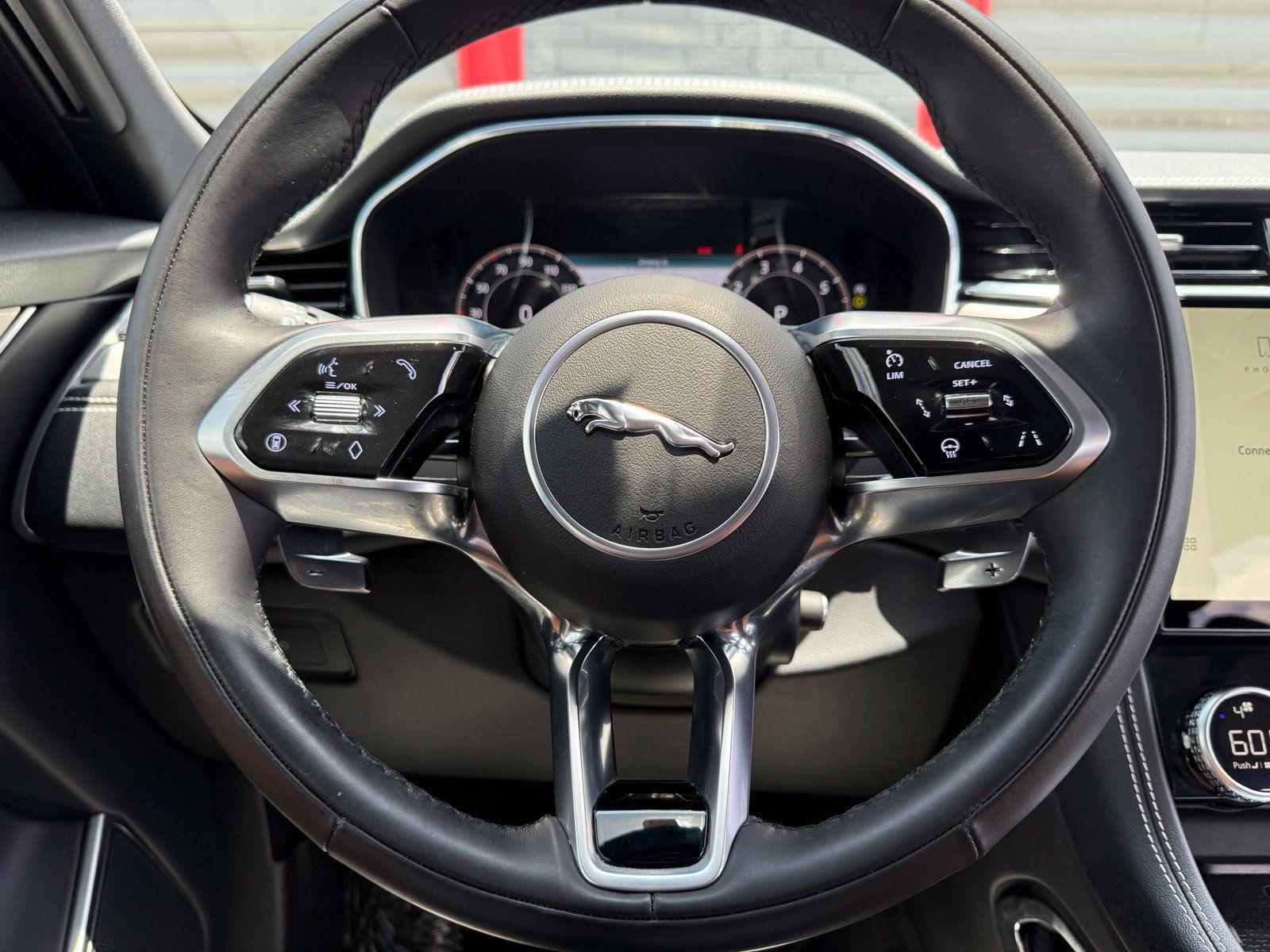 Used 2025 Jaguar F-PACE R-Dynamic S AWD/4WD image 31