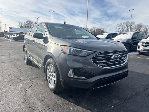 Used 2022 Ford Edge SEL w/ Convenience Package image 4
