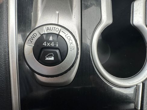 Used 2018 Nissan Pathfinder S AWD/4WD image 26