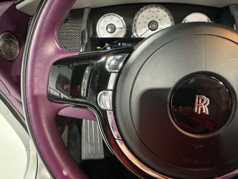 Used 2019 Rolls-Royce Dawn image 24