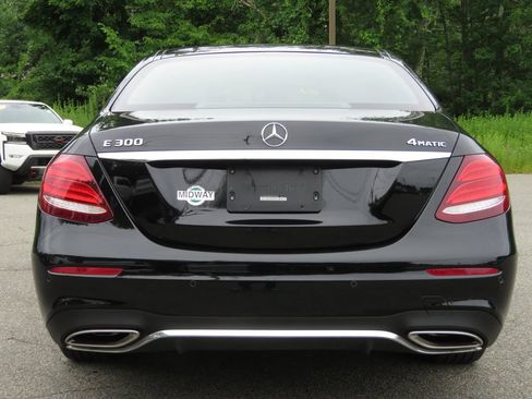Used 2019 Mercedes-Benz E 300 4MATIC image 6