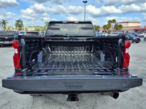 Used 2022 Chevrolet Silverado 2500 Custom w/ Custom Value Package image 19