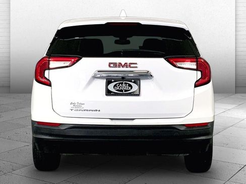 Used 2024 GMC Terrain SLE FWD image 3