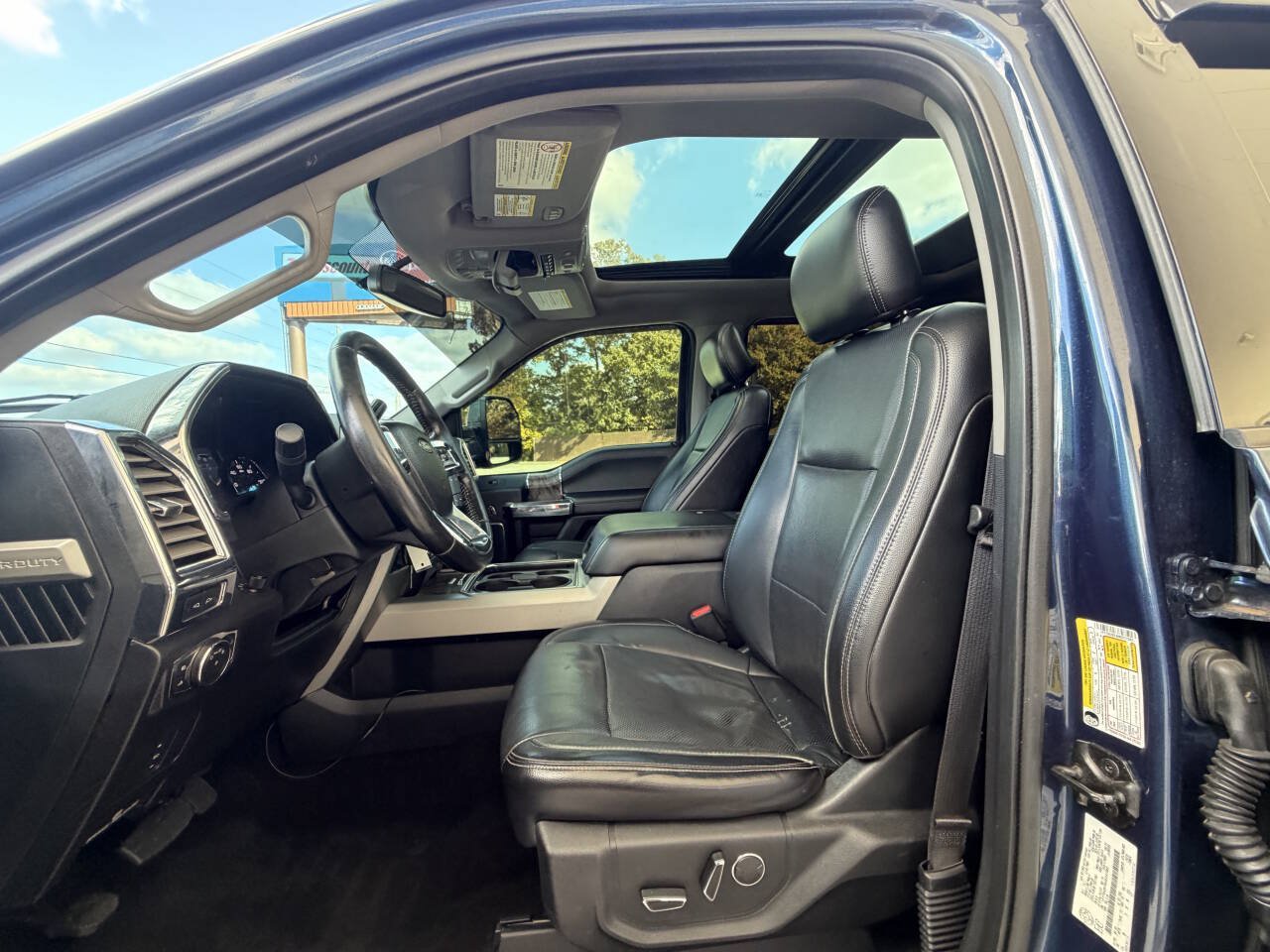 Used 2017 Ford F250 Lariat AWD/4WD image 4