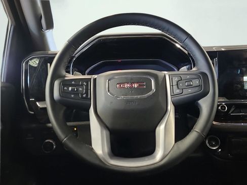 Used 2025 GMC Sierra 1500 Elevation image 12