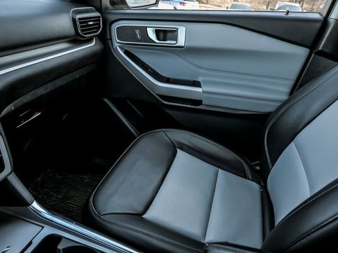 Used 2023 Ford Explorer XLT w/ Equipment Group 202A image 25