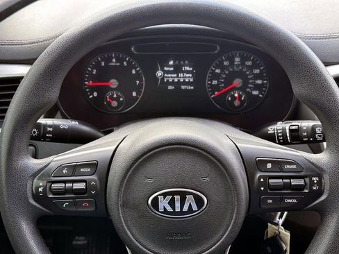 Used 2017 Kia Sorento LX image 21