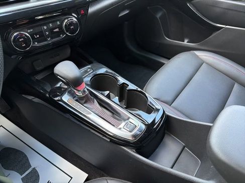 Used 2024 Chevrolet Trax RS w/ Sunroof Package image 32