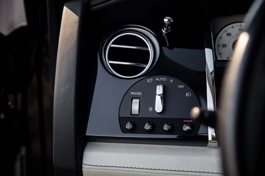 Used 2014 Rolls-Royce Ghost RWD image 22