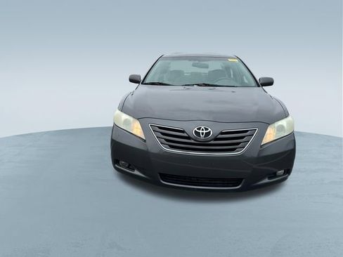 Used 2009 Toyota Camry XLE FWD image 2