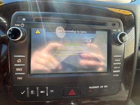 Used 2015 Chevrolet Traverse LT image 30