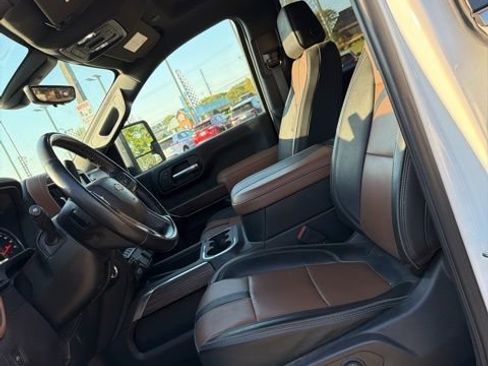 Used 2023 Chevrolet Silverado 2500 High Country image 14