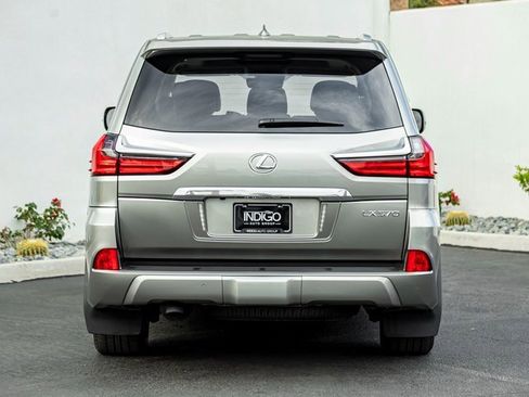 Used 2021 Lexus LX 570 4WD w/ Luxury Package image 8