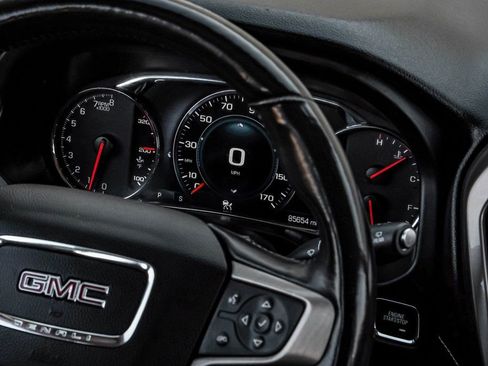 Used 2018 GMC Acadia Denali w/ Technology Package image 22