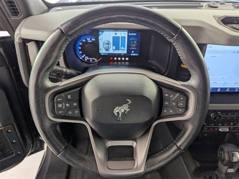 Used 2023 Ford Bronco Badlands image 18