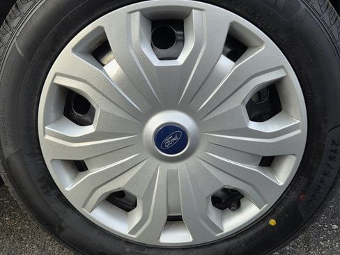 Used 2022 Ford Transit Connect XLT image 24