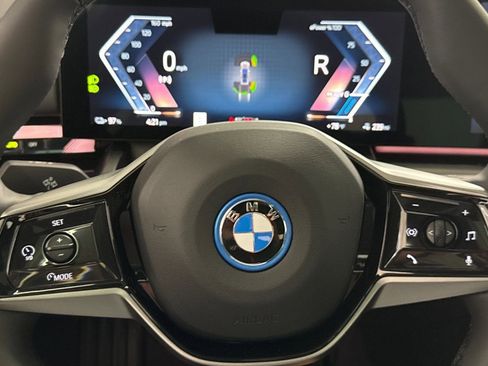 Used 2026 BMW i5 eDrive40 w/ Premium Package image 16