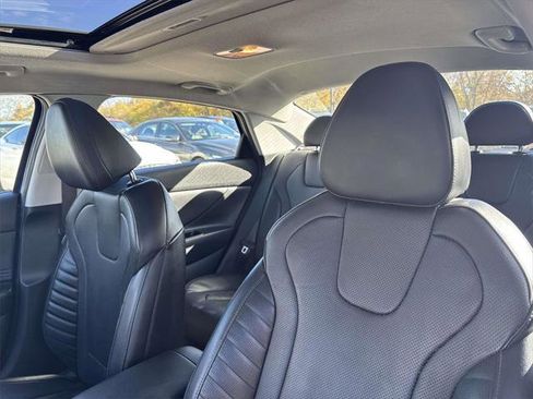 Used 2022 Hyundai Elantra Limited image 19