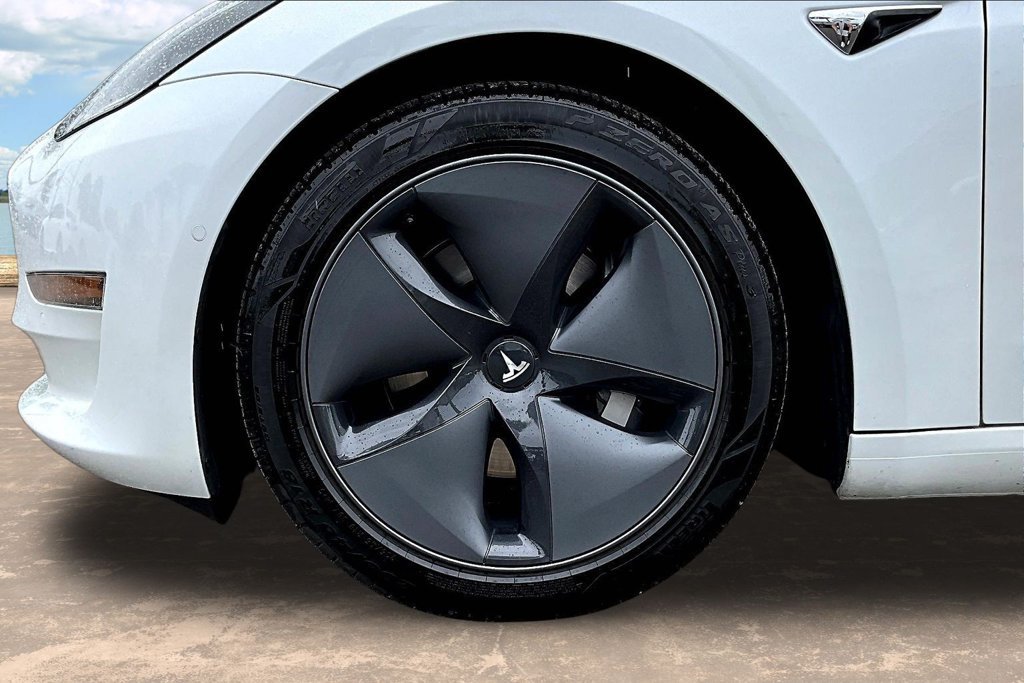 Used 2020 Tesla Model 3 Standard Range Plus RWD image 32