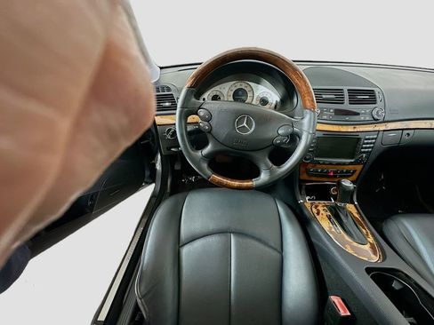 Used 2008 Mercedes-Benz E 350 4MATIC Sedan image 12