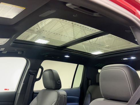 New 2026 Chevrolet Traverse LT w/ Sun and Wheel Package image 15