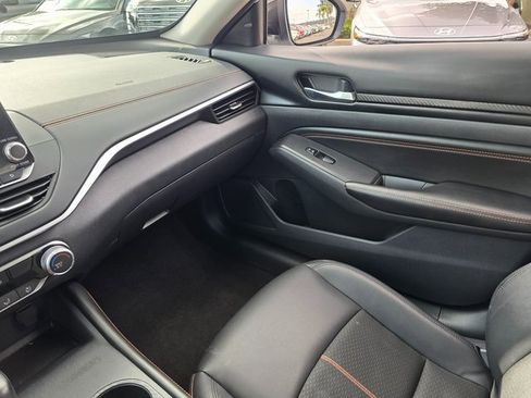 Used 2022 Nissan Altima 2.5 SR image 32