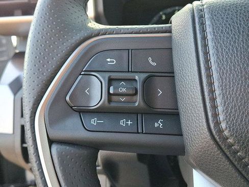 Certified 2025 Toyota 4Runner TRD Off-Road Premium image 19