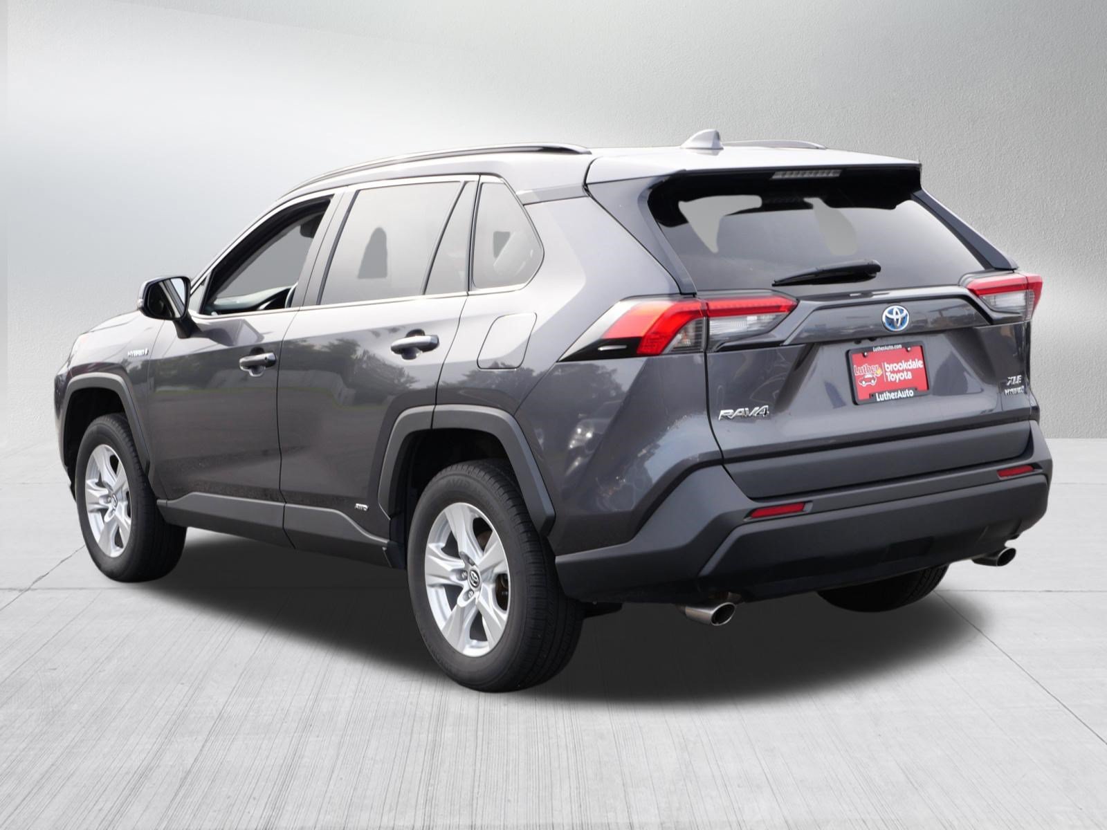 Used 2020 Toyota RAV4 XLE w/ Convenience Package AWD/4WD image 5