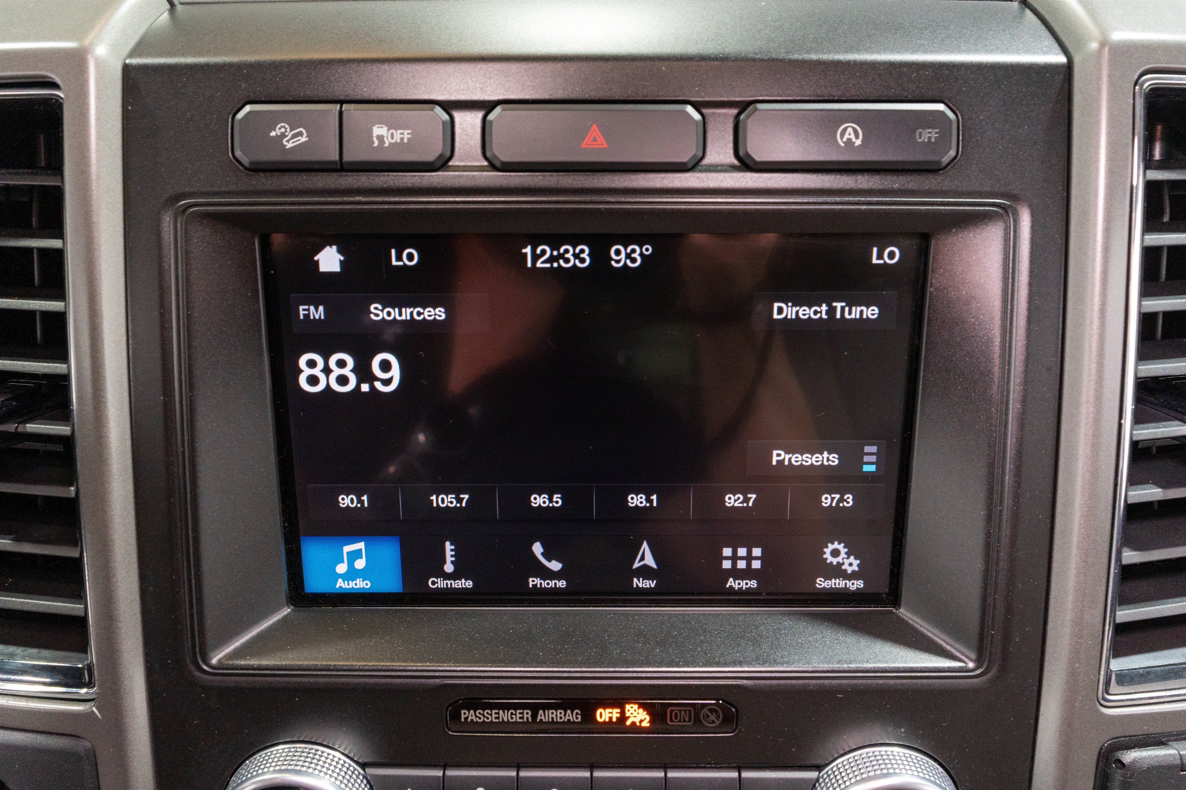 Used 2018 Ford Expedition Max XLT w/ Equipment Group 202A AWD/4WD image 17