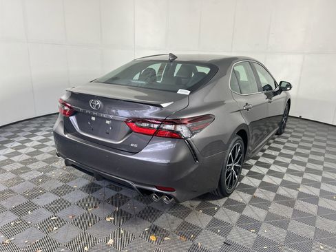 Used 2023 Toyota Camry SE w/ Convenience Package image 4