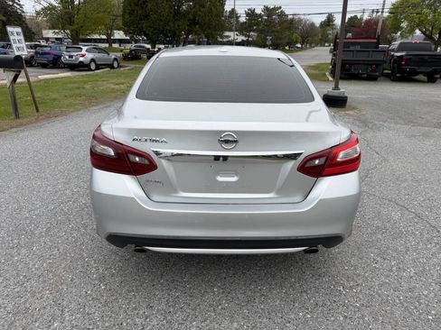 Used 2018 Nissan Altima 2.5 SV FWD image 4